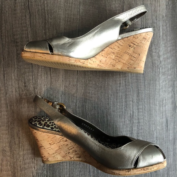 Stuart Weitzman Gold Peep Toe Cork Wedges sz 8M - Picture 4 of 9